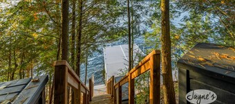 5 bed, 4 bath cottage on Kawagama Lake