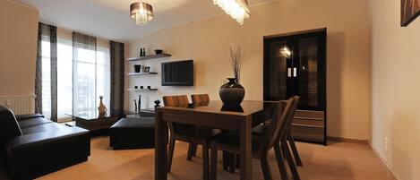 Classic Apartment | 2 bedrooms, free WiFi, bed sheets