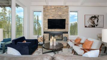 Smart TV, fireplace, stereo