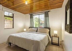 5 quartos, berço de viagem, Wi-Fi, roupa de cama