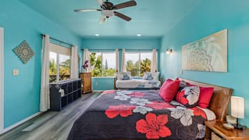 4 soverom, skrivebord, strykejern/-brett og reiseseng for barn