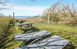 Outdoor dining - Stunning apartment in Samsø with WiFi (Samsø)