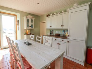 Fridge, dishwasher, electric kettle, toaster - Bourblach (Mallaig)