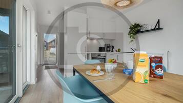 Réfrigérateur, four, plaque de cuisson, lave-vaisselle