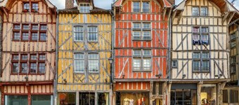 Coccinelle - Charming and modern - Mon Groom