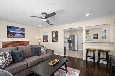Cozy 2B/1Bth w Great Access to Airport