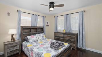 2 makuuhuonetta, silitysrauta/-lauta, ilmainen Wi-Fi, vuodevaatteet