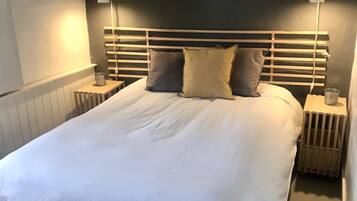 2 habitaciones, cuna de viaje, wifi gratis y ropa de cama