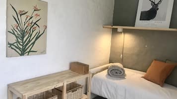2 habitaciones, cuna de viaje, wifi gratis y ropa de cama