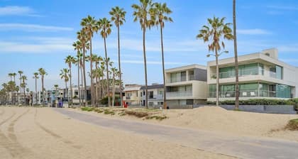 12A Venice Beach Access Stay