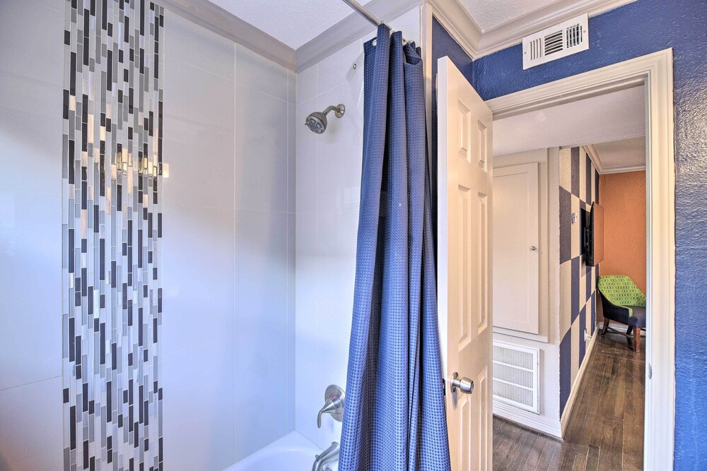 Cheerful Houston Condo 3 Mi to Downtown! Houston Vrbo