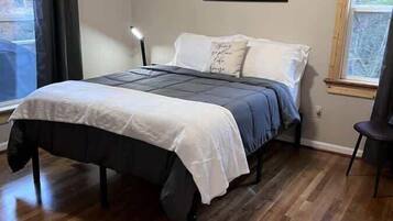 4 slaapkamers, een bureau, wifi, beddengoed