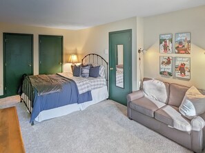 3 bedrooms, iron/ironing board, free WiFi, bed sheets