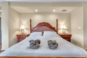 Chambre (Master BR) | Couette en duvet d'oie, décoration personnalisée
