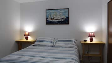 2 bedrooms, travel crib, free WiFi, bed sheets