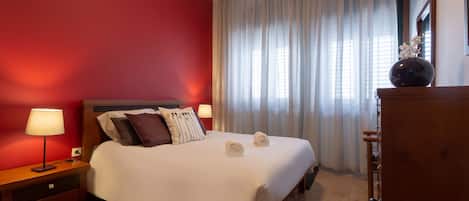 6 Schlafzimmer, Schreibtisch, Bügeleisen/Bügelbrett, kostenloses WLAN