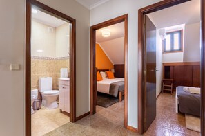 6 habitaciones, escritorio, tabla de planchar con plancha y wifi gratis 