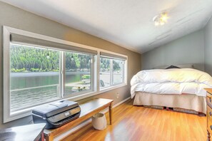 3 bedrooms, desk, Internet, bed sheets - Private Hot Tub: Deer Lake Home w/ Dock Access! (Loon Lake)