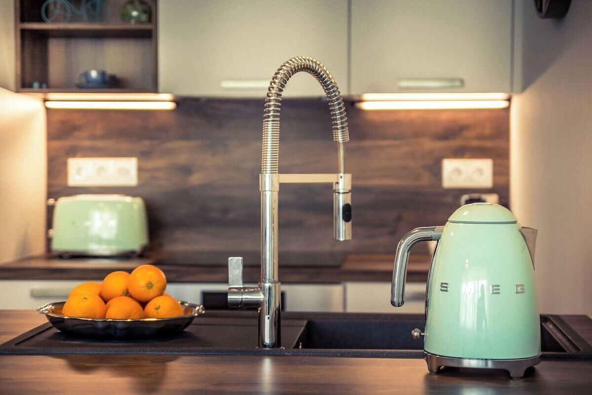 Kühlschrank, Mikrowelle, Ofen, Geschirrspüler