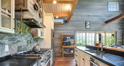 Modern Mt. Ascutney Cabin - Views, Fireplace, Chef’s Kitchen, Pets Welcome