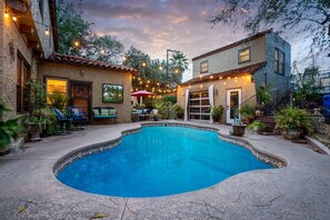 Outdoor pool - Spanish Gem, Pool, HotTub, Firepit, Game Room, Patio Seating, Mins to River Walk (San Antonio)