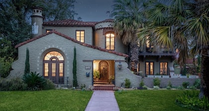 Spanish Gem, Pool, HotTub, Firepit, Game Room, Patio Seating, Mins to River Walk