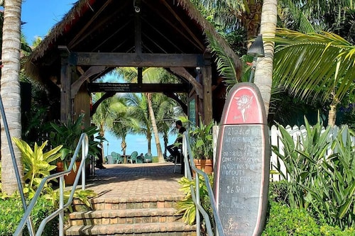 2 Bedroom Townhouse on Hutchinson Island!