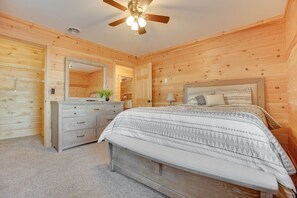 7 bedrooms, travel cot, WiFi, bed sheets