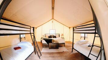 Premium bedding, down duvets, individually furnished, bed sheets