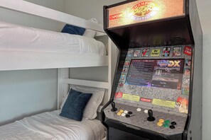6 Schlafzimmer, Bügeleisen/Bügelbrett, Reisekinderbett, WLAN