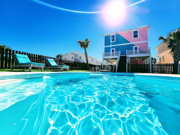 Piscine extérieure, piscine chauffée