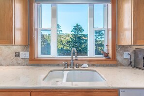 House, Multiple Beds (Long and Short Board Combo) | Private kitchen - Long and Short Board Combo (Pacific City)