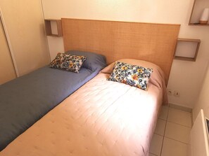 1 chambre, fer et planche à repasser, Wi-Fi gratuit