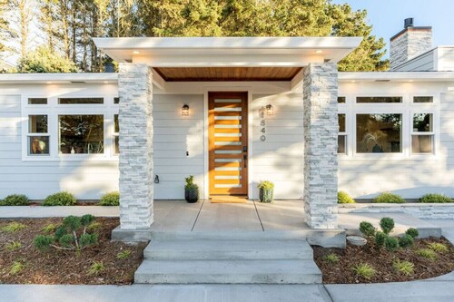 Luxe Surf Shack | Rooftop Hot Tub, Games + Near Beach