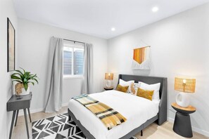 3 bedrooms, desk, iron/ironing board, travel crib