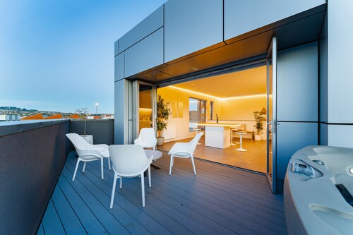 Quarters B1- Luxurious & Spacious