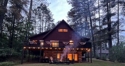 Cozy Lake Cottage sleeps 8