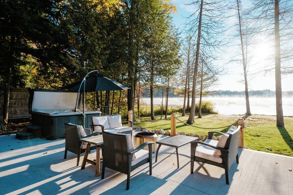 Tina de hidromasaje al aire libre