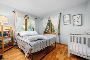 6 chambres, fer et planche à repasser, Wi-Fi gratuit, draps fournis