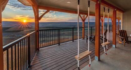 Hot tub, EV charger, VIEWS, games