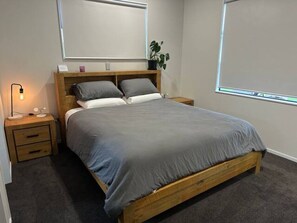 6 bedrooms, iron/ironing board, free WiFi, bed sheets