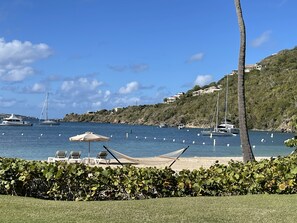 Beach nearby, sun-loungers, beach towels