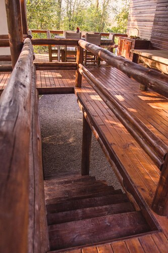 Cottage with birdsong.