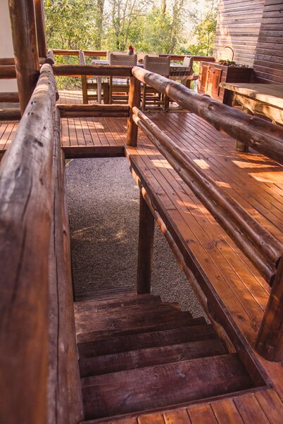 Cottage with birdsong.