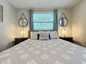 3 Schlafzimmer, Schreibtisch, Bügeleisen/Bügelbrett, kostenloses WLAN