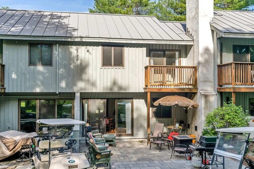 Golf, Lake Pinneo, Fireplace - Windsor Village 3D