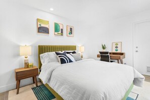 3 Schlafzimmer, Schreibtisch, Bügeleisen/Bügelbrett, WLAN