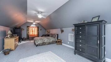 Standard Double Room, 2 Bedrooms, Non Smoking, Lake View | Egyptian cotton sheets, premium bedding, memory foam beds