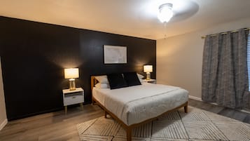 3 habitaciones, escritorio, tabla de planchar con plancha y wifi gratis