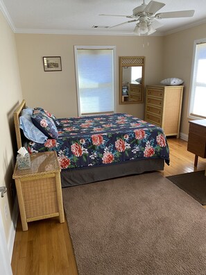 2 Schlafzimmer, Schreibtisch, Internetzugang